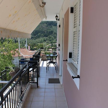 Casa Serena Asprogerakata Exterior foto